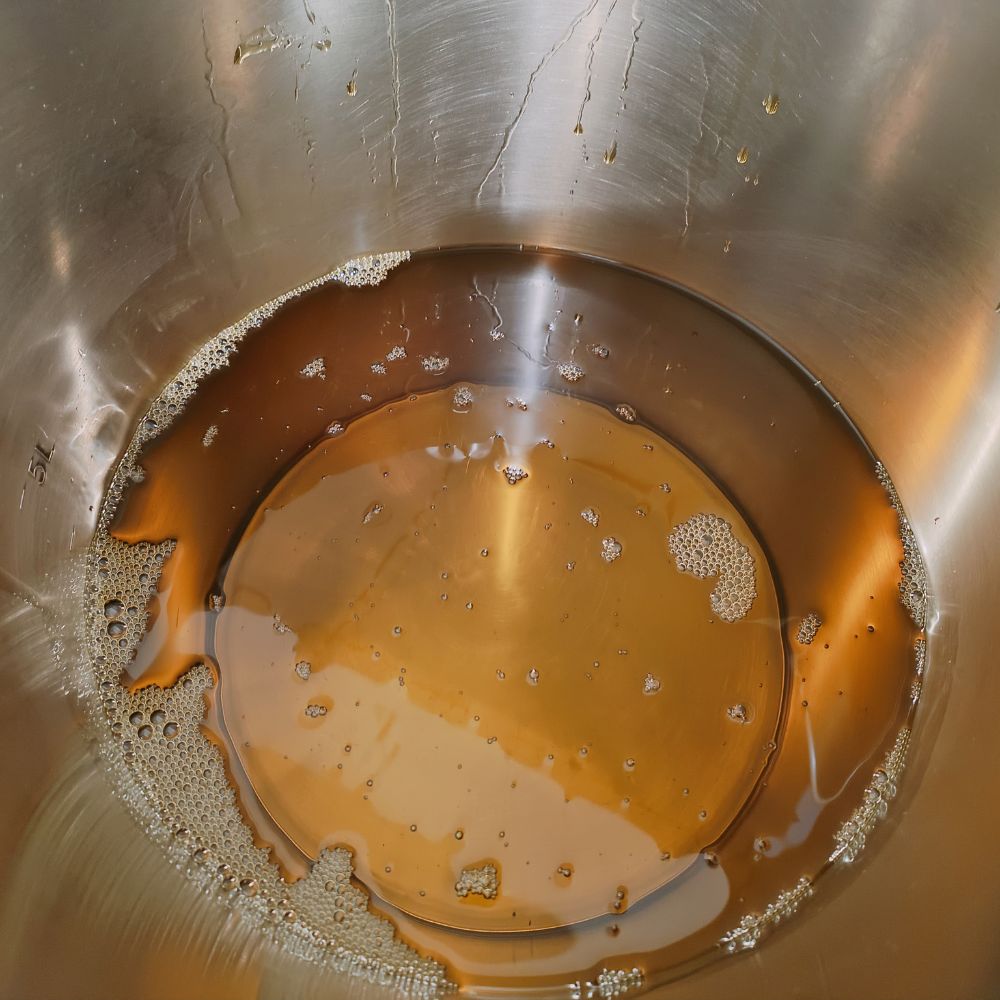 De l'huile pressée à froid artisanalement